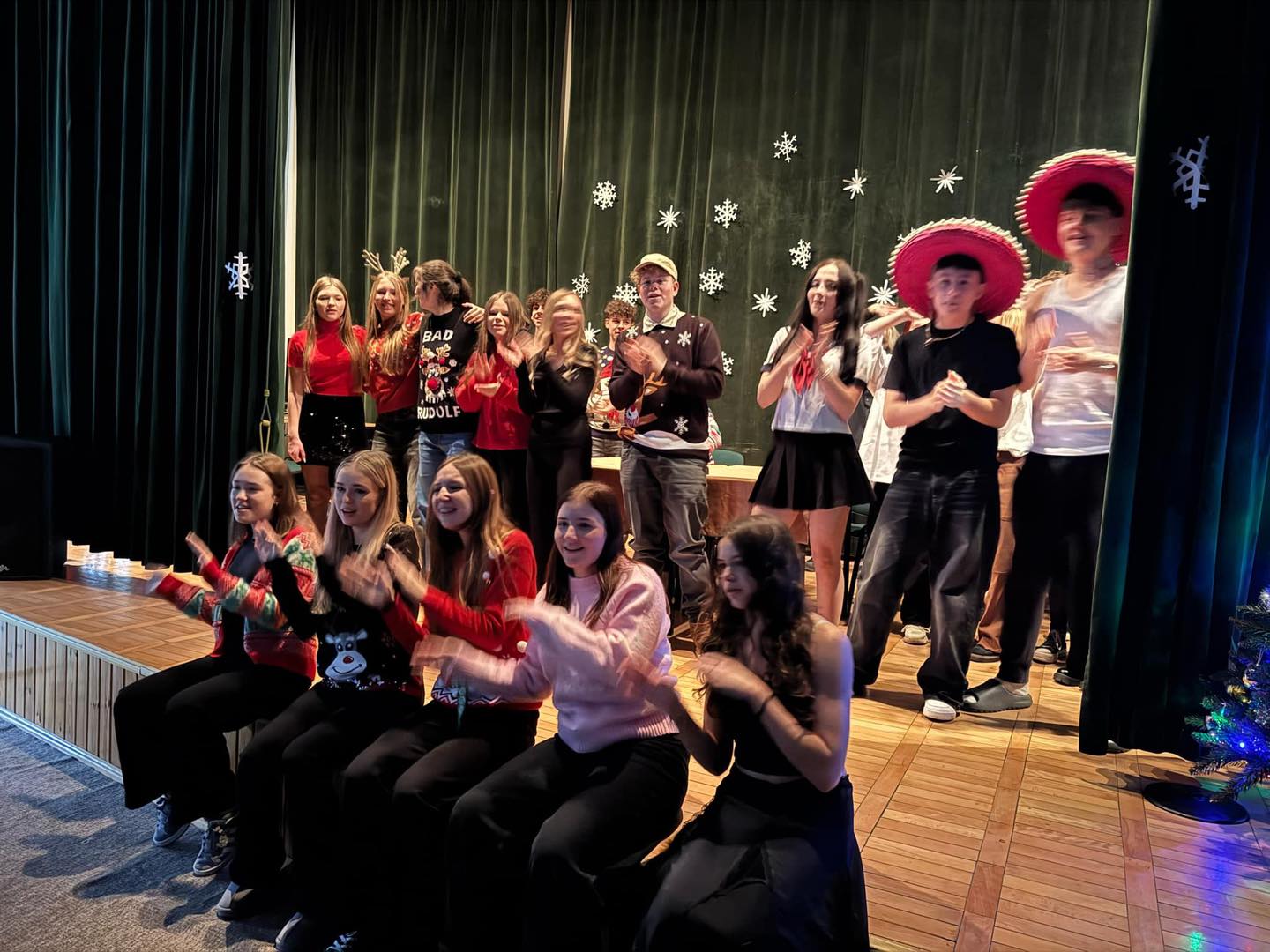 Przedstawienie bożonarodzeniowe w wydaniu klasy 2D