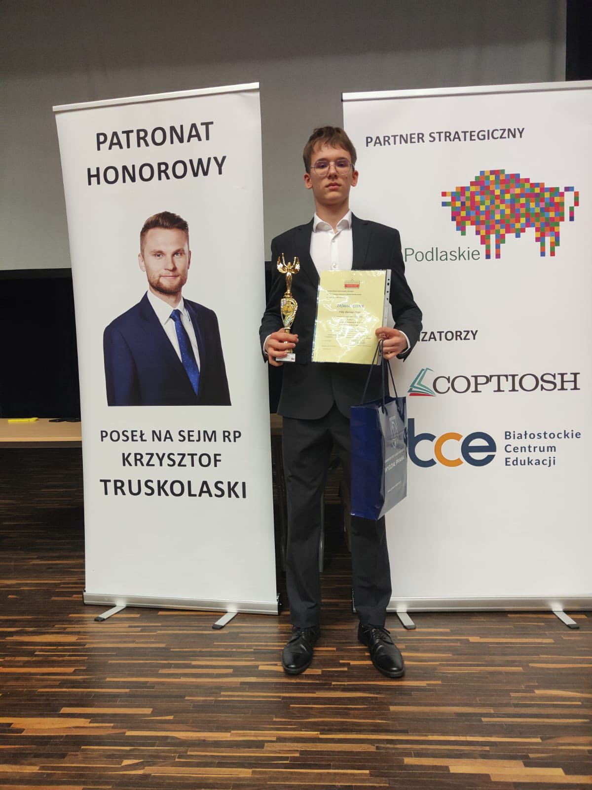 Filip Thiel finalistą Olimpiady Wiedzy o Prawach Człowieka